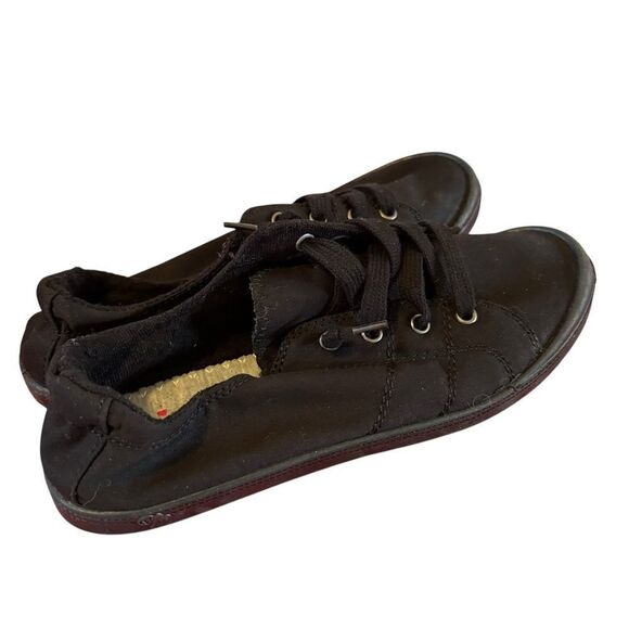 Classic Black Lace Up Sneakers in Ladies 8 or 10. - Picture 3 of 5
